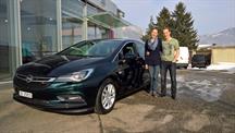 Frau Wildhaber und Herr Meier aus Oensingen mit ihrem Opel Astra